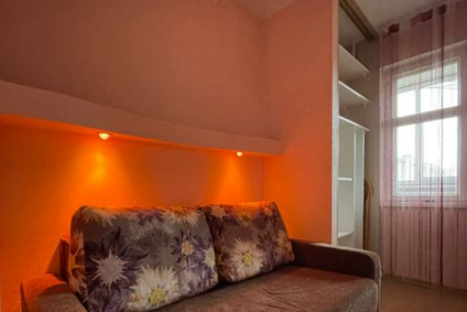 Квартира с хорошим ремонтом на сутки Мостах!